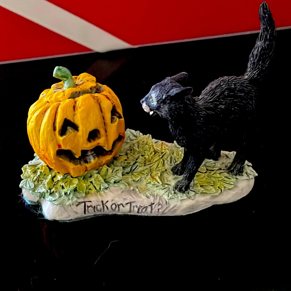 Halloween Schmid Trick or Treat? Figurine